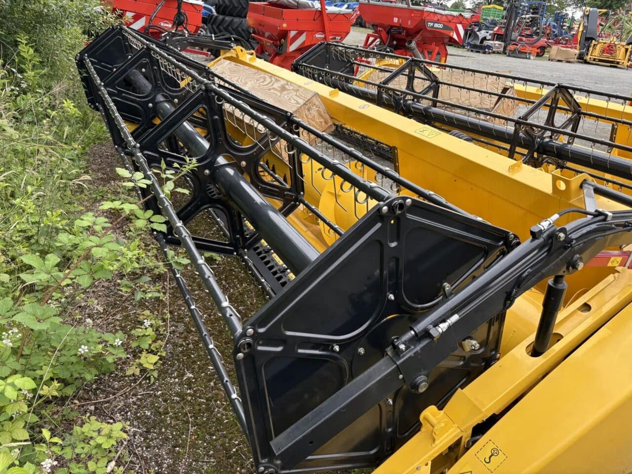 Жатка зерновая New Holland Varifeed 760CG 5.48M/18FT VF (5480 мм, 2023 г.в., Б/У, Арт. 50173) | PROMLOT - главное фото