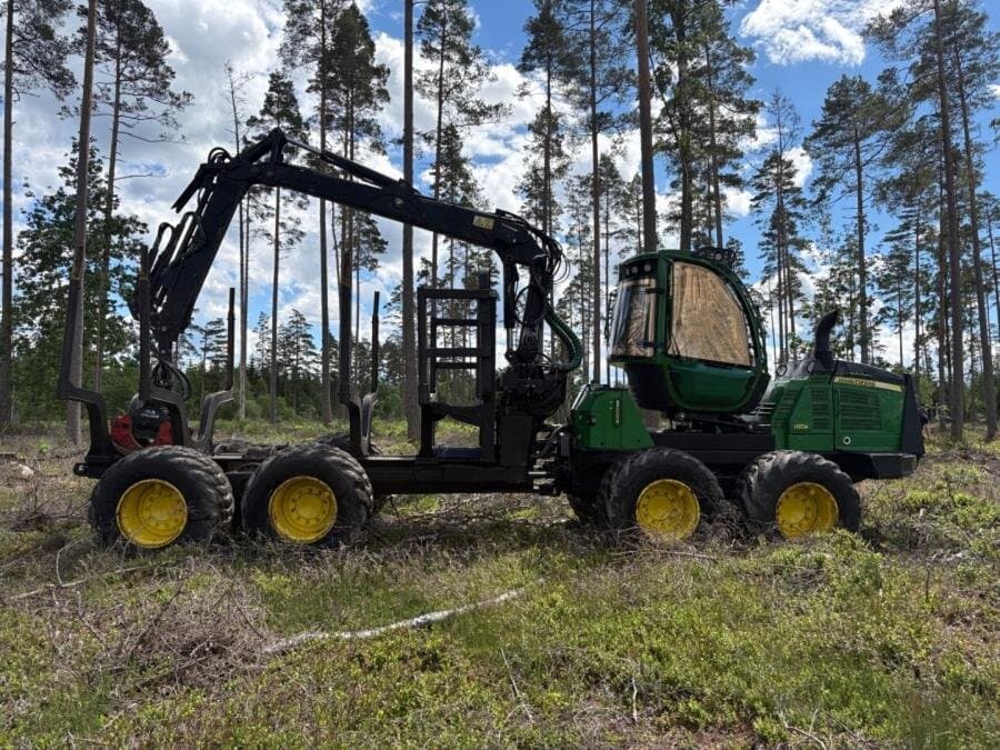 Лесозаготовительный форвардер John Deere 1110E (8x8) (2015 г.в., Б/У, Арт. 50193) | PROMLOT - главное фото