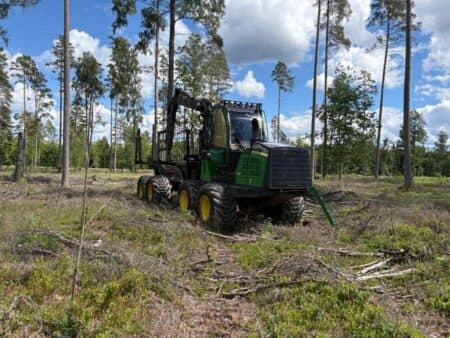 Лесозаготовительный форвардер John Deere 1110E (8x8) (2015 г.в., Б/У, Арт. 50193) | PROMLOT - фото 2