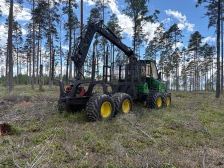 Лесозаготовительный форвардер John Deere 1110E (8x8) (2015 г.в., Б/У, Арт. 50193) | PROMLOT - фото 3