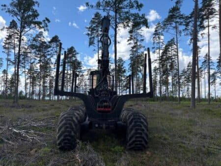 Лесозаготовительный форвардер John Deere 1110E (8x8) (2015 г.в., Б/У, Арт. 50193) | PROMLOT - фото 4
